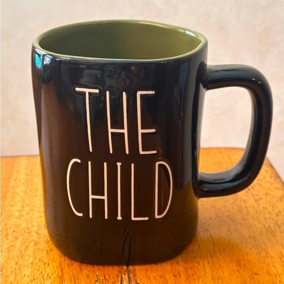 Disney Star Wars THE CHILD Mandalorian Baby Yoda Ceramic Mug NEW!! - Picture 2 of 3